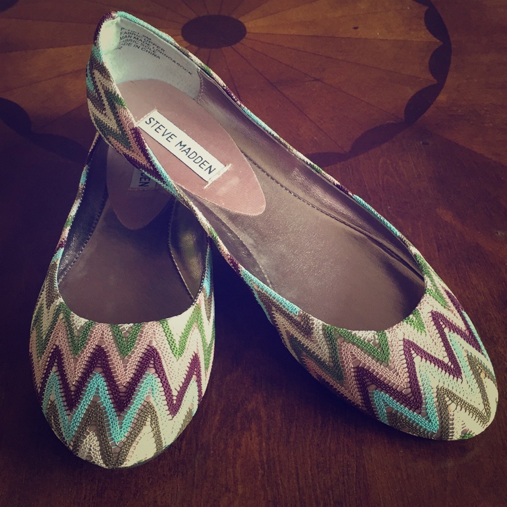 Steve Madden TIKI 🌺ADORABLE 🌺 flats
